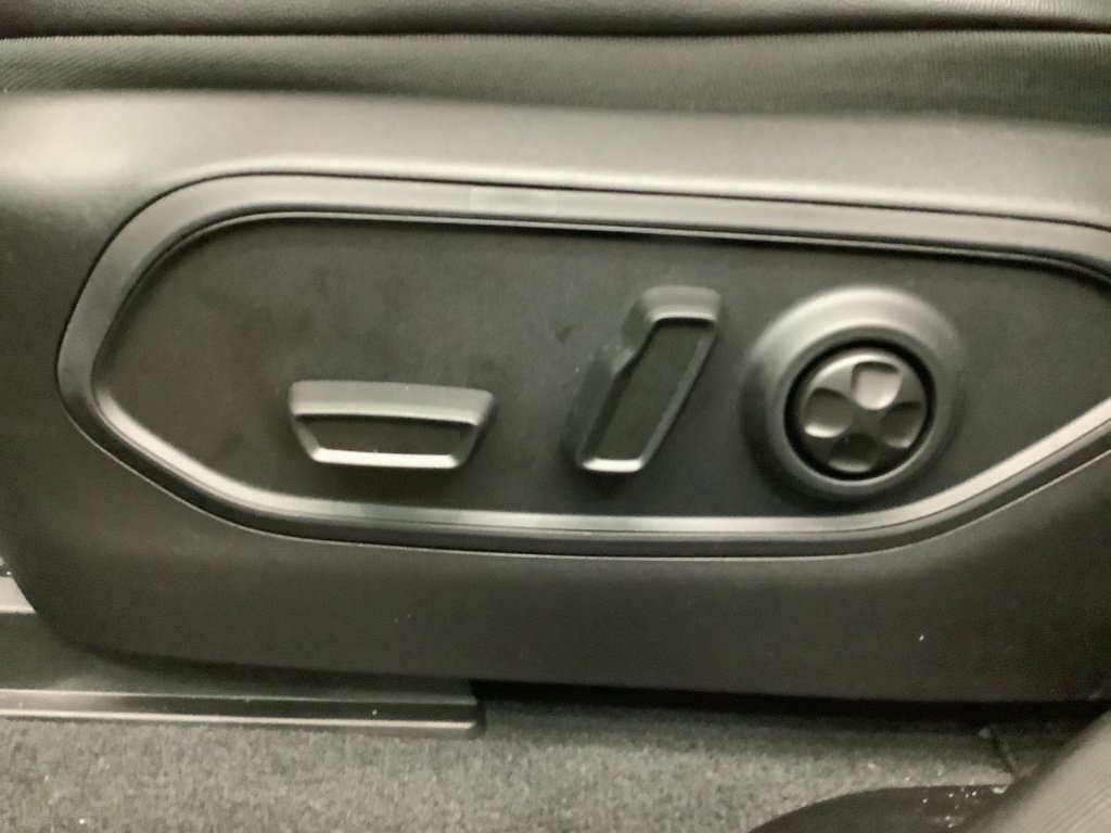 New 2026 Jeep Grand Cherokee Altitude image 14