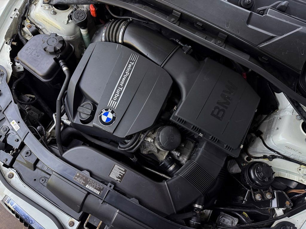 Used 2011 BMW 335i xDrive Coupe image 28