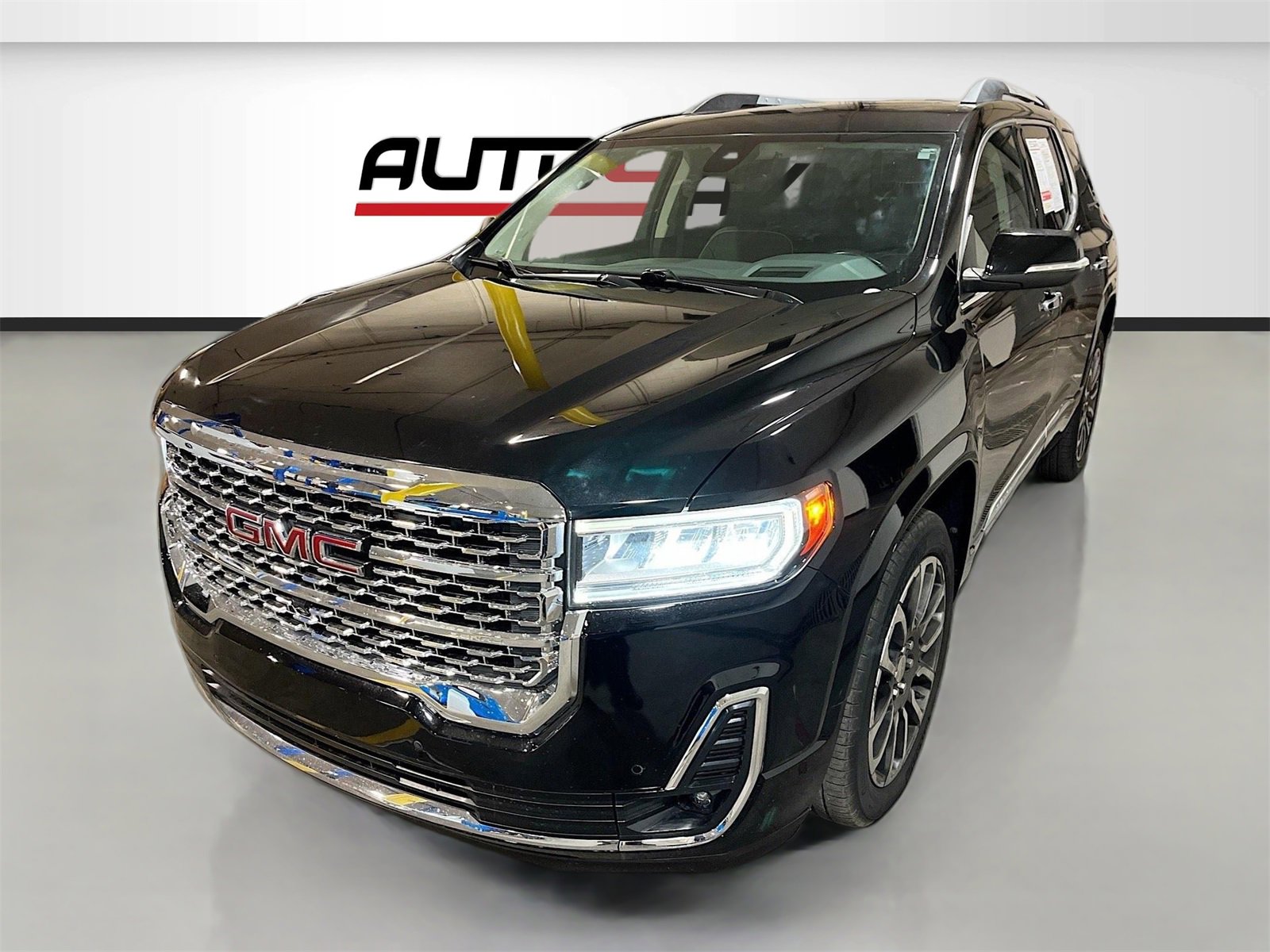 Used 2020 GMC Acadia Denali w/ Denali Ultimate Package image 3