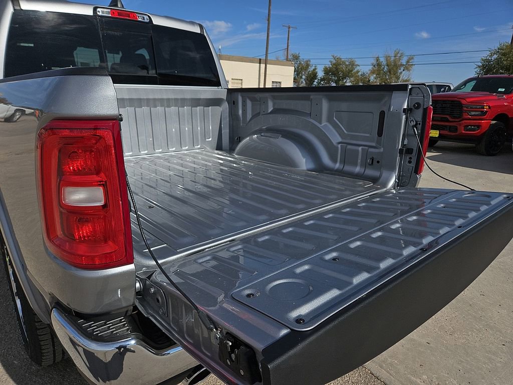 New 2026 RAM 1500 Big Horn AWD/4WD image 9