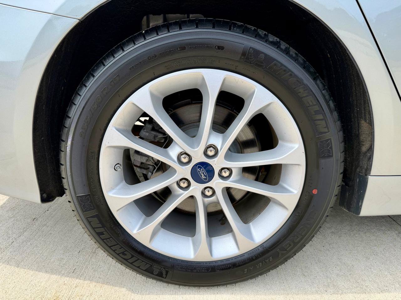 Used 2020 Ford Fusion SE FWD image 33