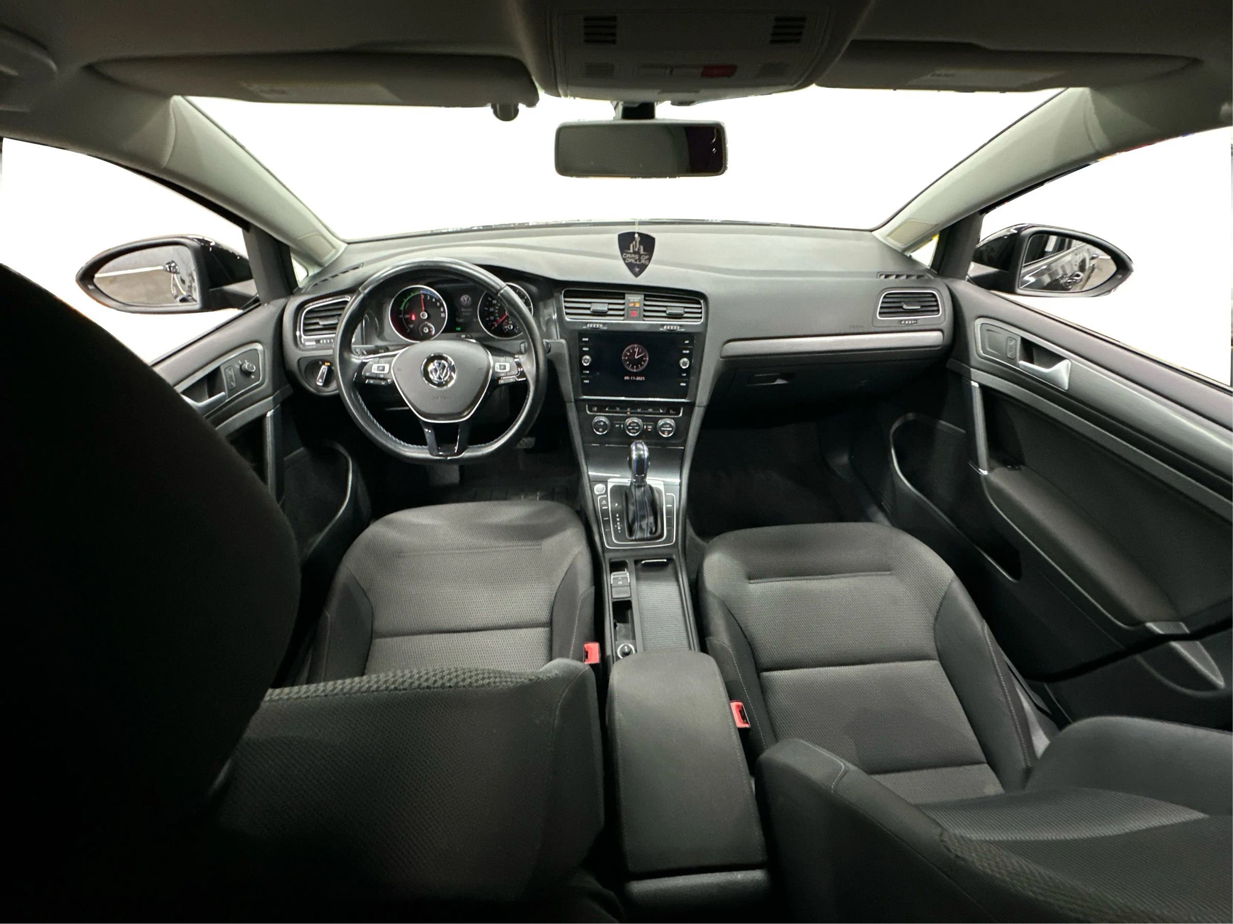 Used 2019 Volkswagen e-Golf SE w/ Driver Assistance Package image 19