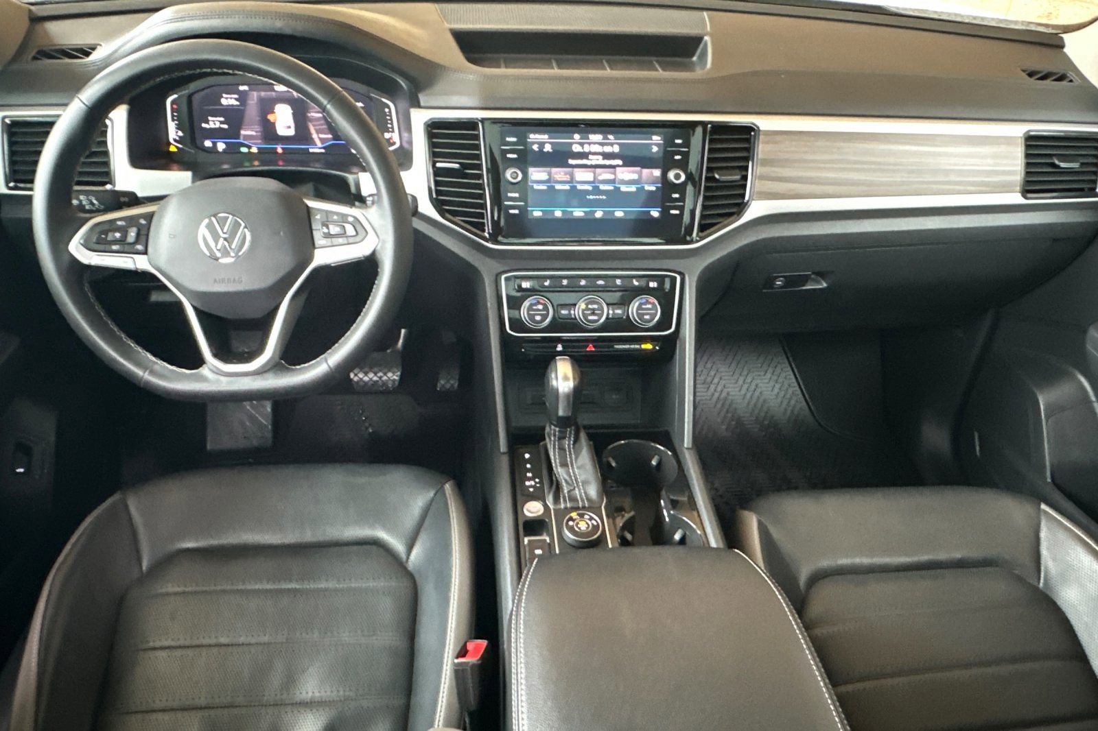 Used 2021 Volkswagen Atlas SEL Premium image 14