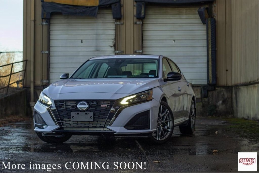 Used 2015 Chevrolet Traverse LT image 29