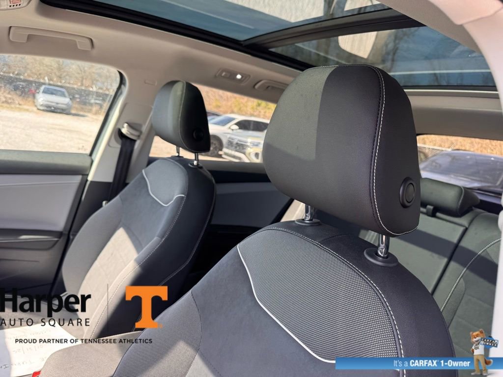 Used 2024 Volkswagen Taos SE image 12