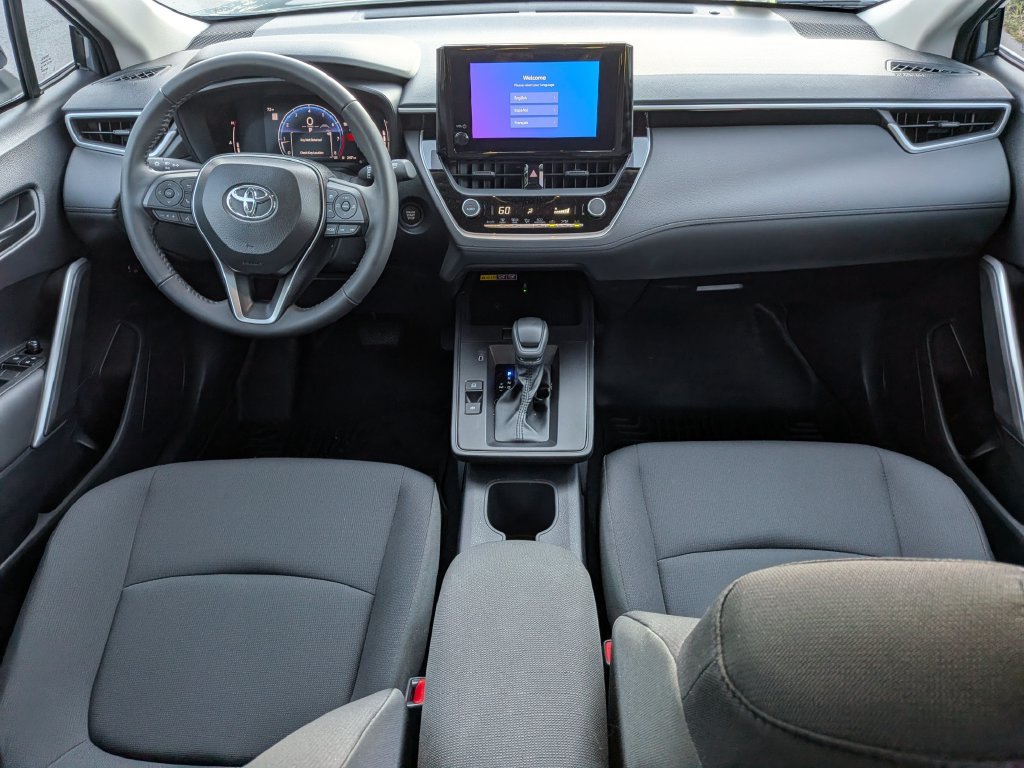 Used 2026 Toyota Corolla Cross LE FWD image 29