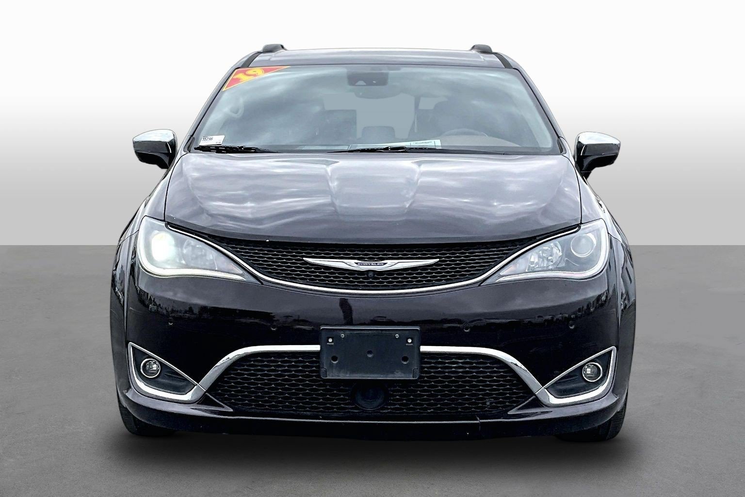Used 2019 Chrysler Pacifica Limited w/ Advanced Safetytec Group FWD image 3