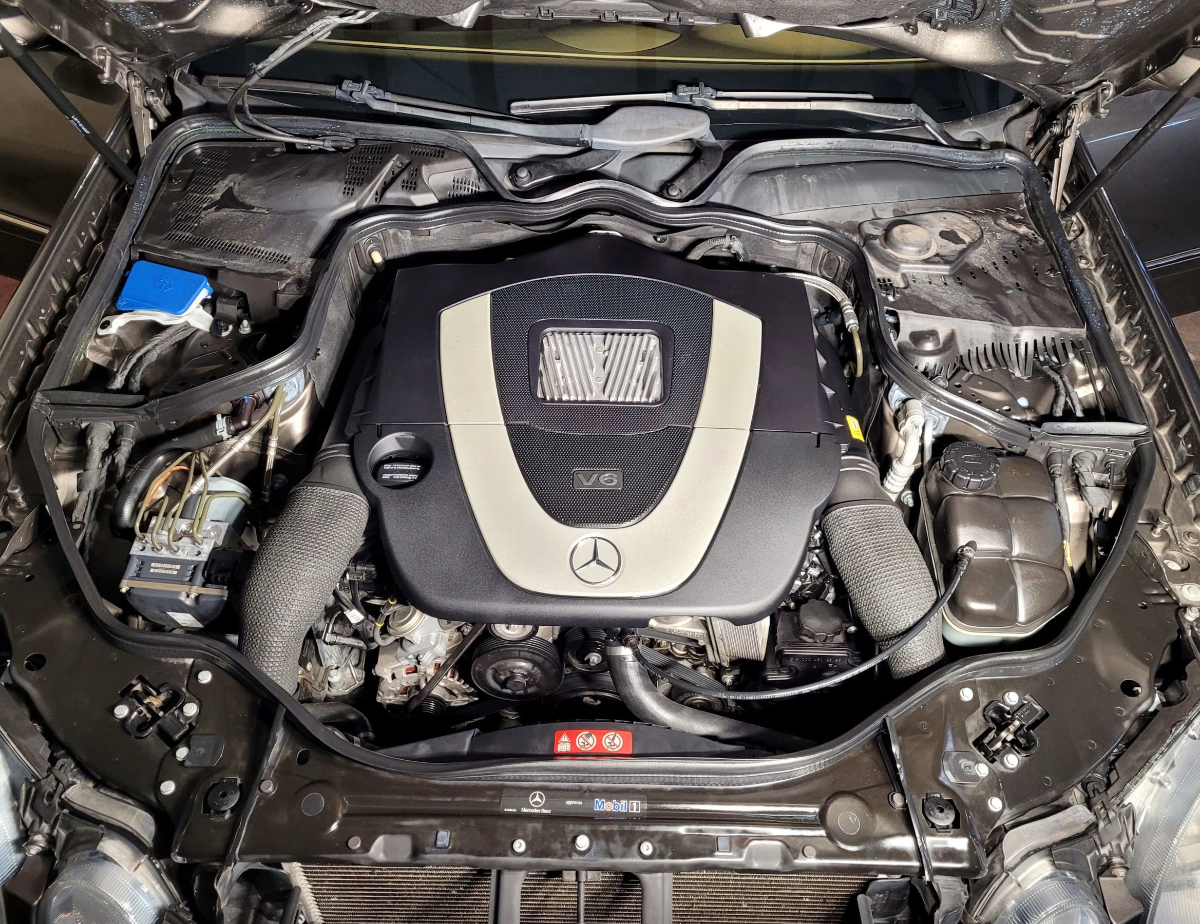 Used 2009 Mercedes-Benz E 350 Sedan image 46