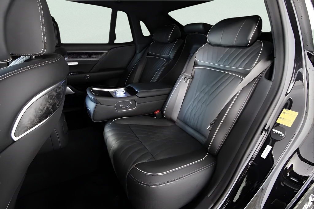 Used 2024 Genesis G90 3.5T AWD/4WD image 36