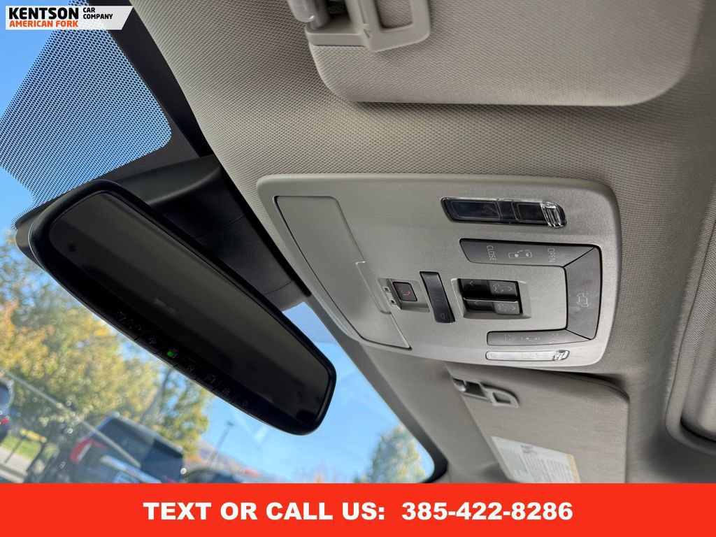 Used 2024 Toyota Sienna XLE image 29