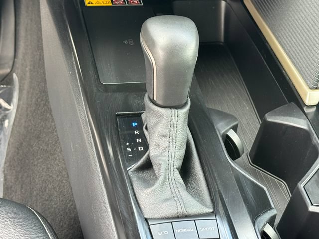 Used 2025 Toyota Camry SE FWD image 20