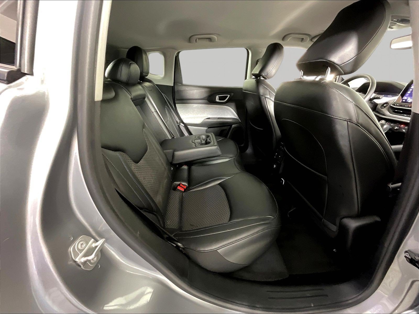 Used 2022 Jeep Compass Latitude FWD image 26