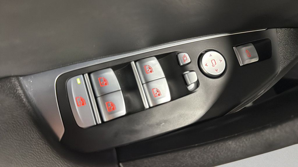 Used 2021 BMW X3 xDrive30e w/ Premium Package image 15