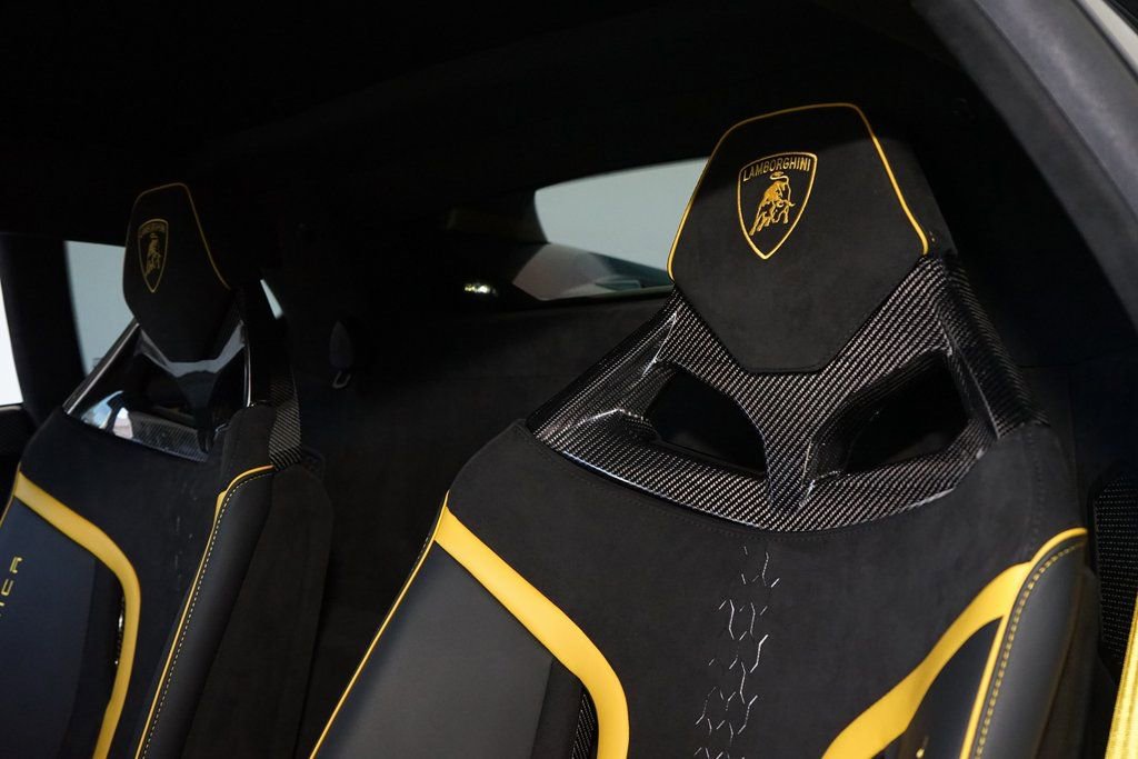 Used 2024 Lamborghini Huracan Tecnica image 23