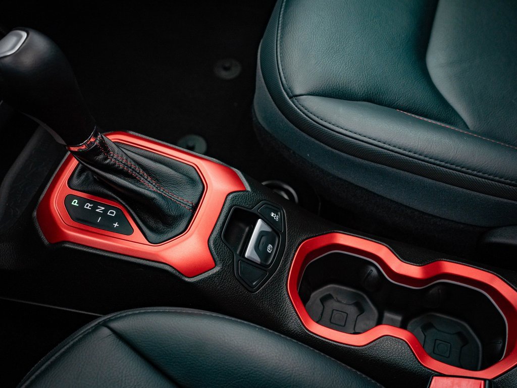 Used 2016 Jeep Renegade Trailhawk w/ Premium Trailhawk Package image 39