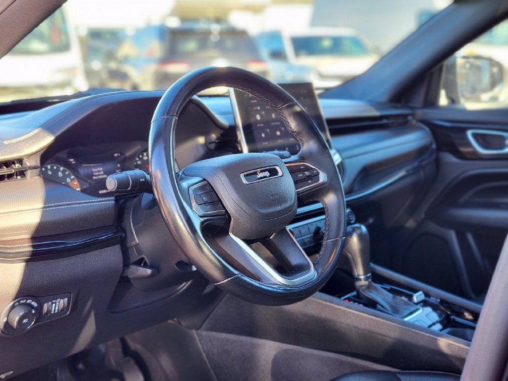 Used 2022 Jeep Compass Latitude w/ Sun and Sound Group AWD/4WD image 19