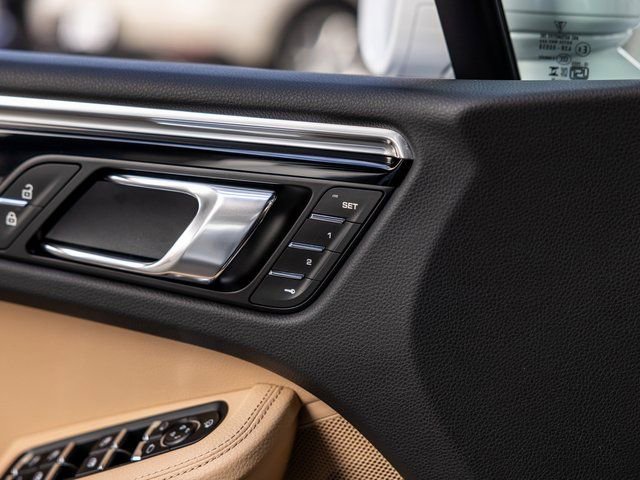 Certified 2025 Porsche Macan S image 43