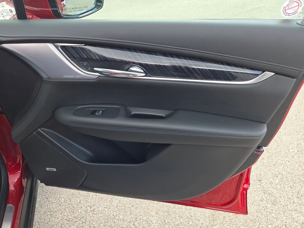 Used 2023 Cadillac XT6 Premium Luxury image 7