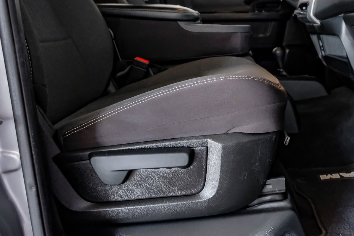 Used 2024 RAM 3500 Tradesman w/ Chrome Appearance Group image 34