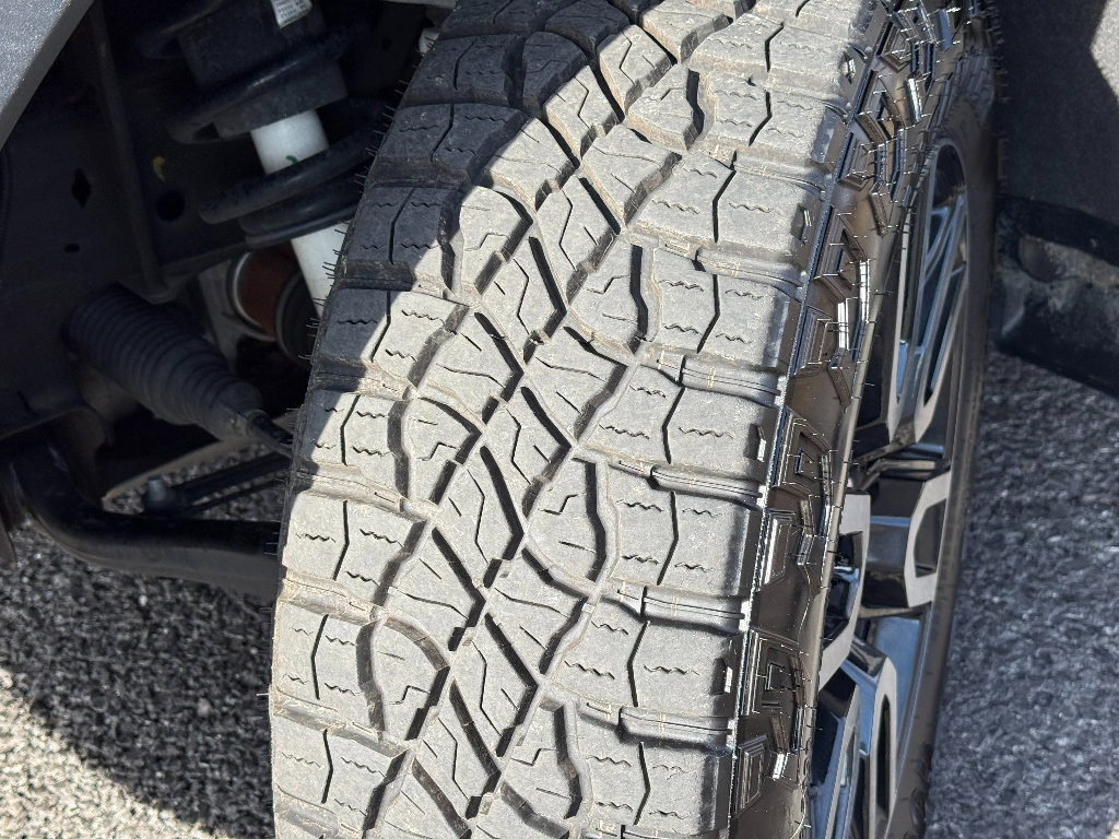 Used 2022 GMC Sierra 1500 AT4 w/ AT4 Premium Package image 18