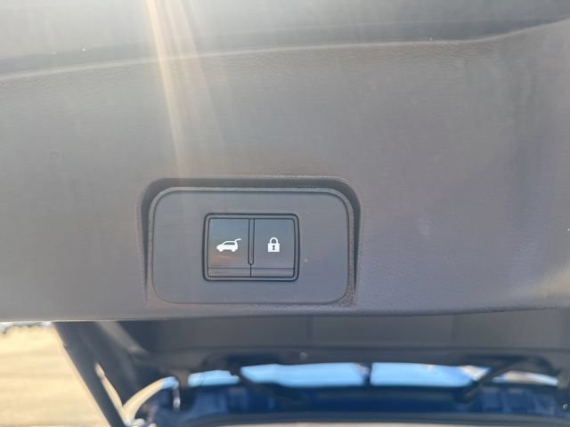 Used 2024 Nissan Rogue SV FWD image 12