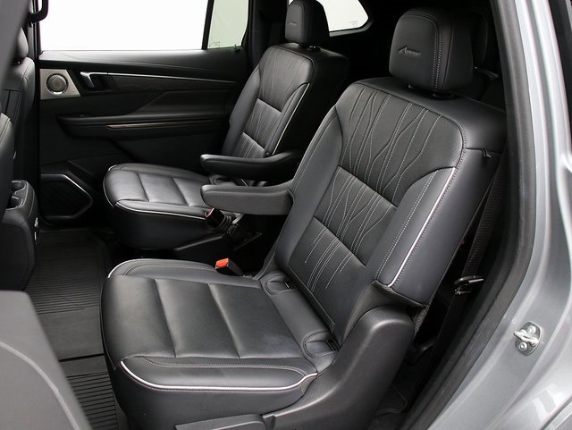 Certified 2025 Buick Enclave Avenir w/ Super Cruise Package image 11