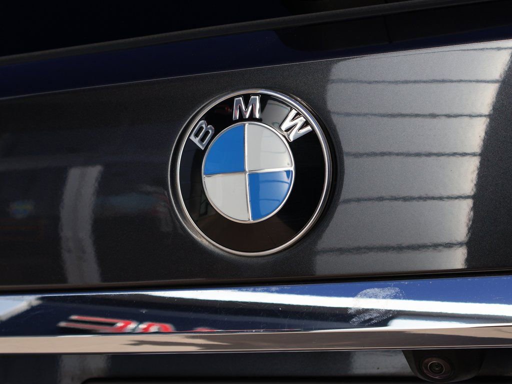 Used 2021 BMW X7 xDrive40i w/ Premium Package image 19