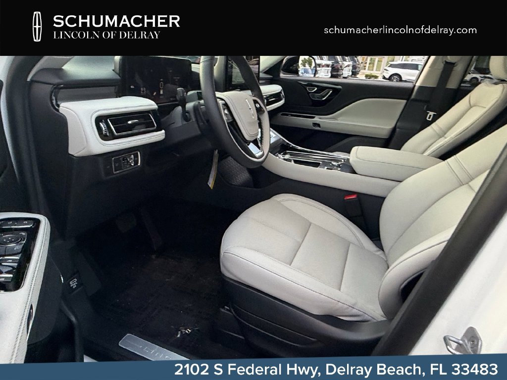 New 2026 Lincoln Aviator AWD w/ Jet Appearance Package image 12