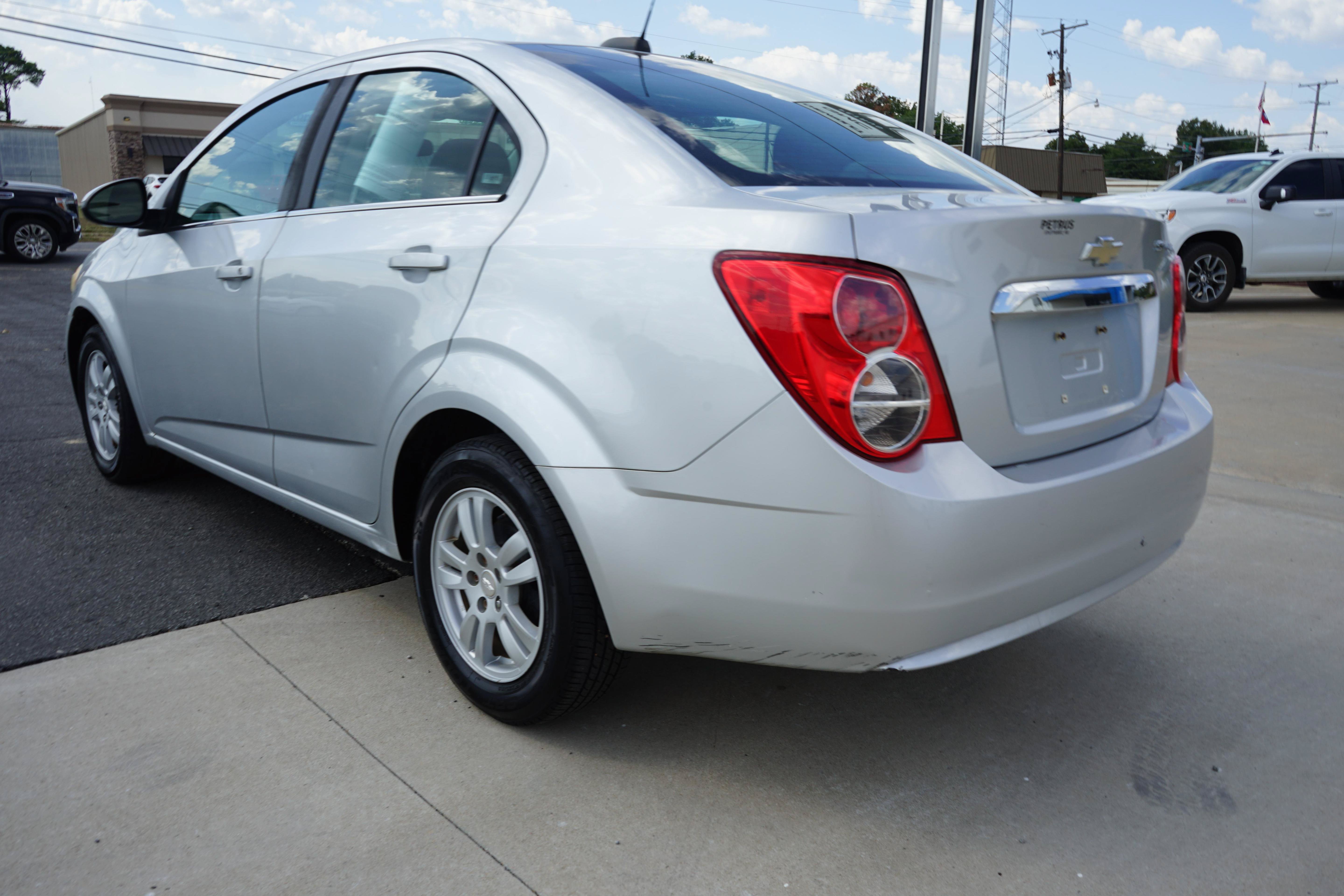 Used 2015 Chevrolet Sonic LT FWD image 3