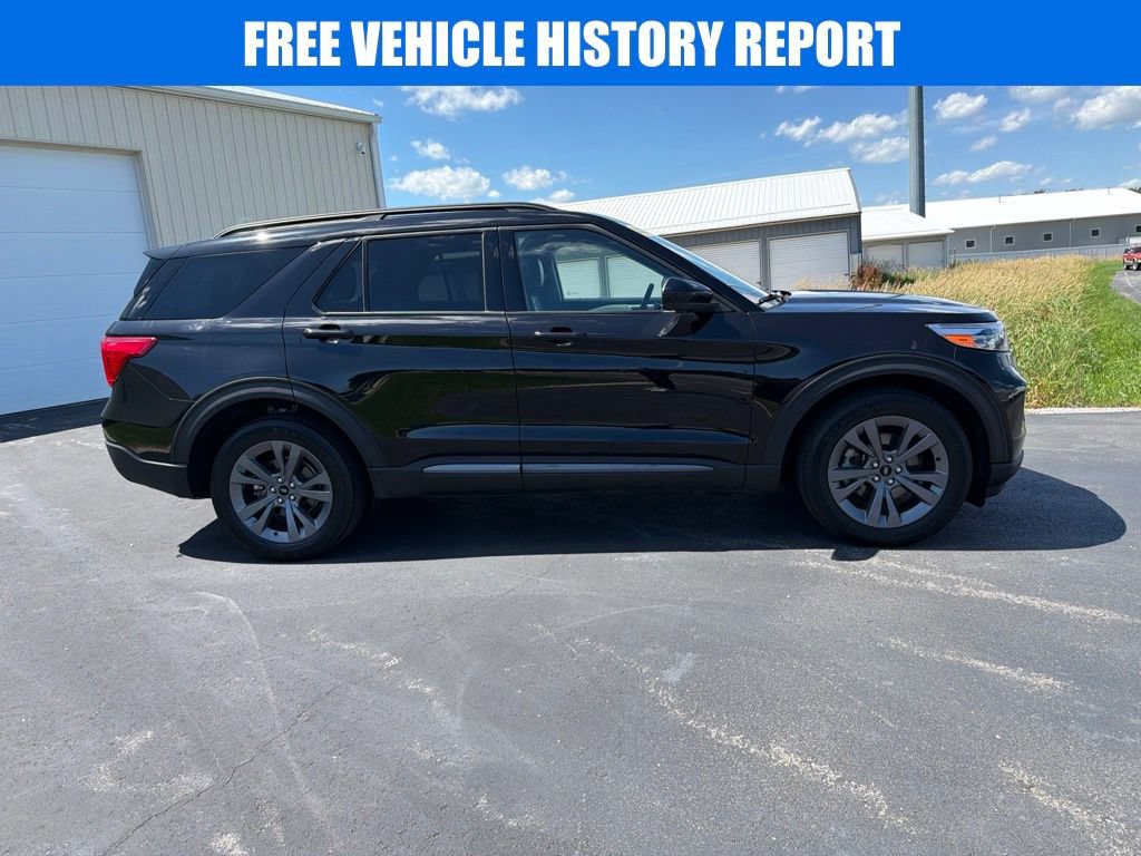 Used 2023 Ford Explorer XLT w/ Equipment Group 202A AWD/4WD image 3