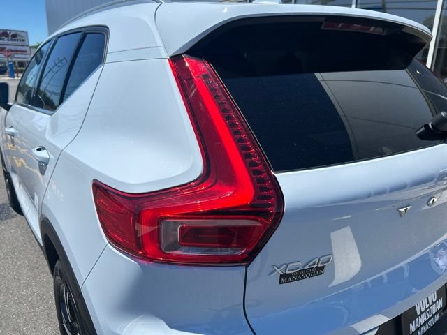 Certified 2025 Volvo XC40 B5 Core AWD/4WD image 10