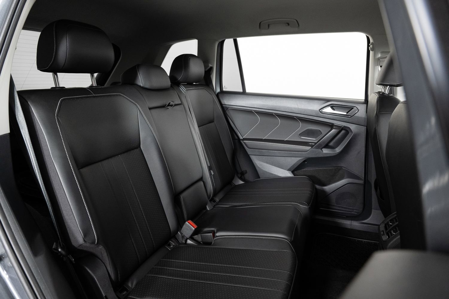 Used 2023 Volkswagen Tiguan SE image 24