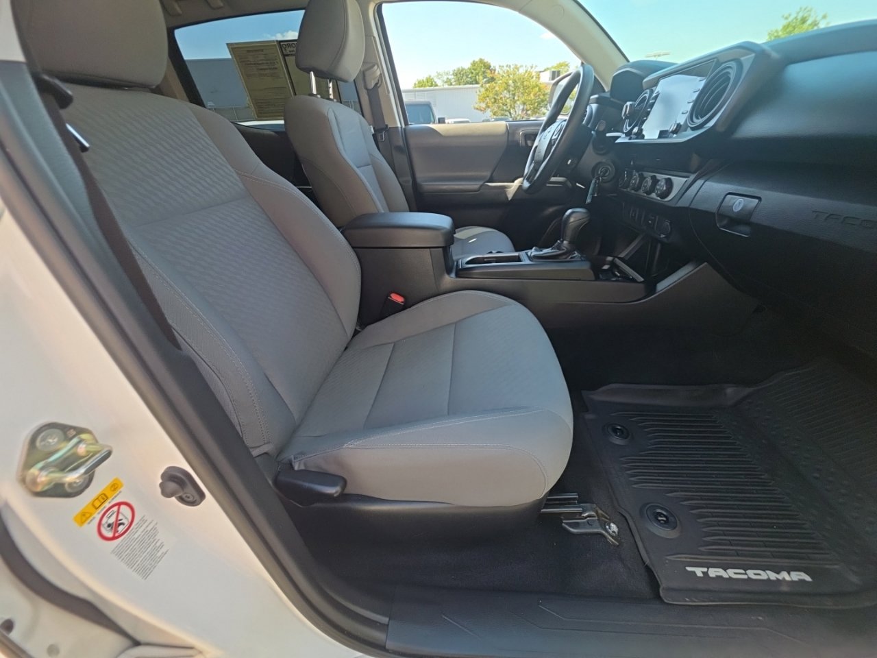 Used 2020 Toyota Tacoma SR AWD/4WD image 25