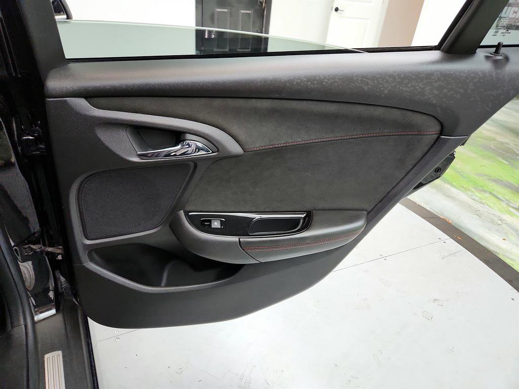 Used 2015 Chevrolet SS RWD image 28