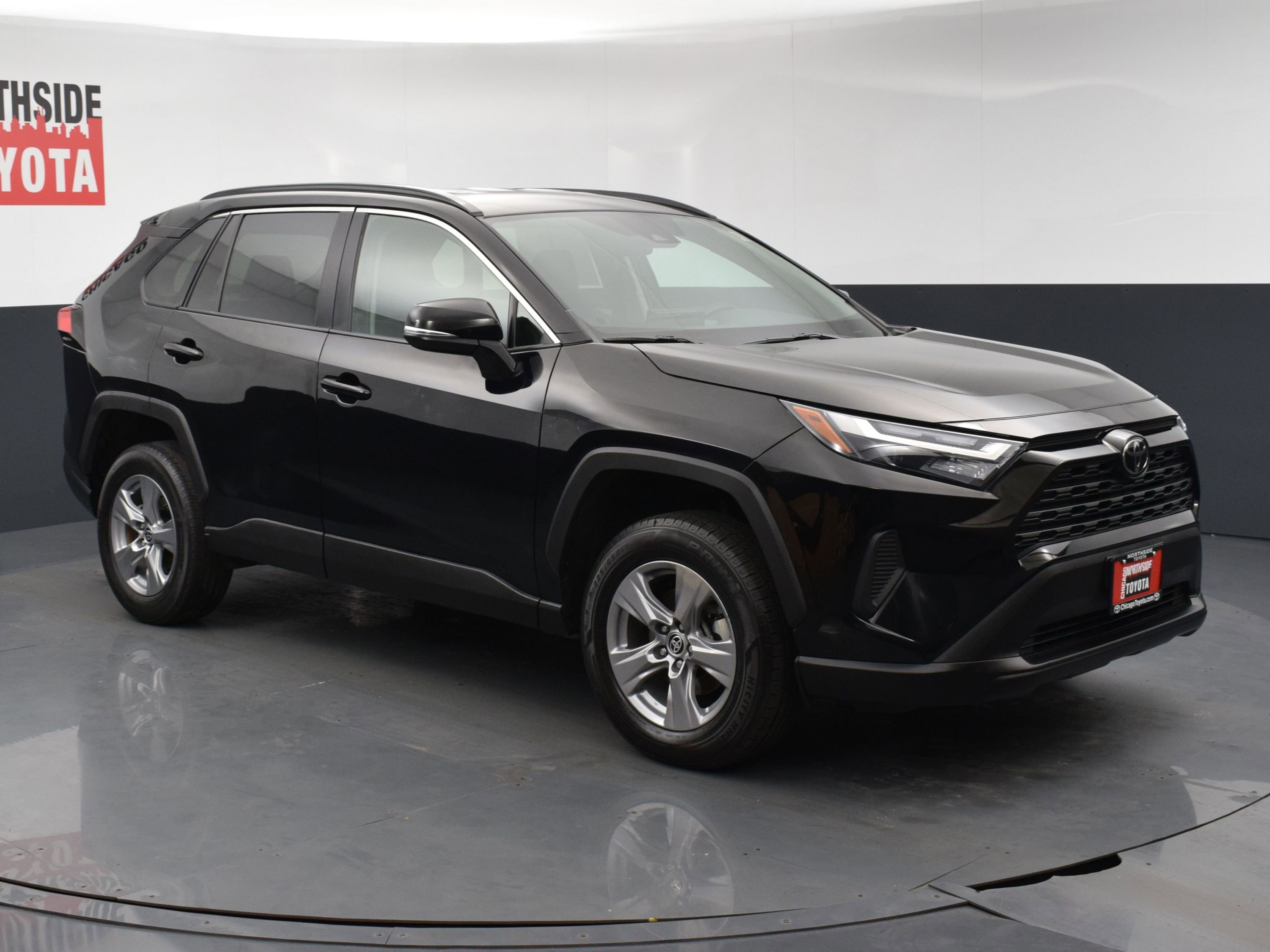 Used 2022 Toyota RAV4 XLE AWD/4WD image 6
