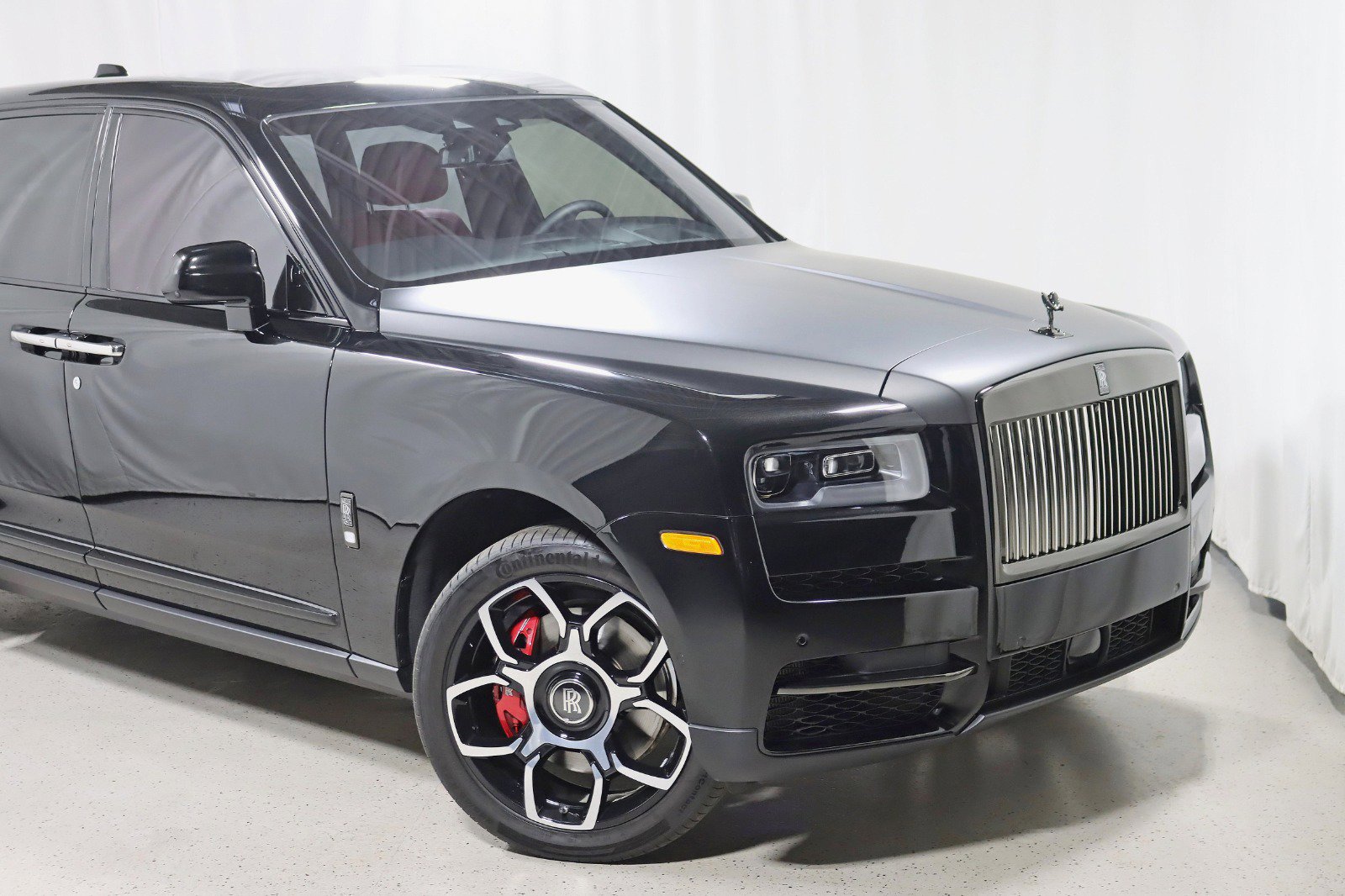 Used 2023 Rolls-Royce Cullinan Black Badge w/ Driver's Package image 2