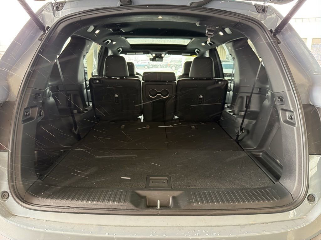 Certified 2025 Honda Pilot Black Edition image 21
