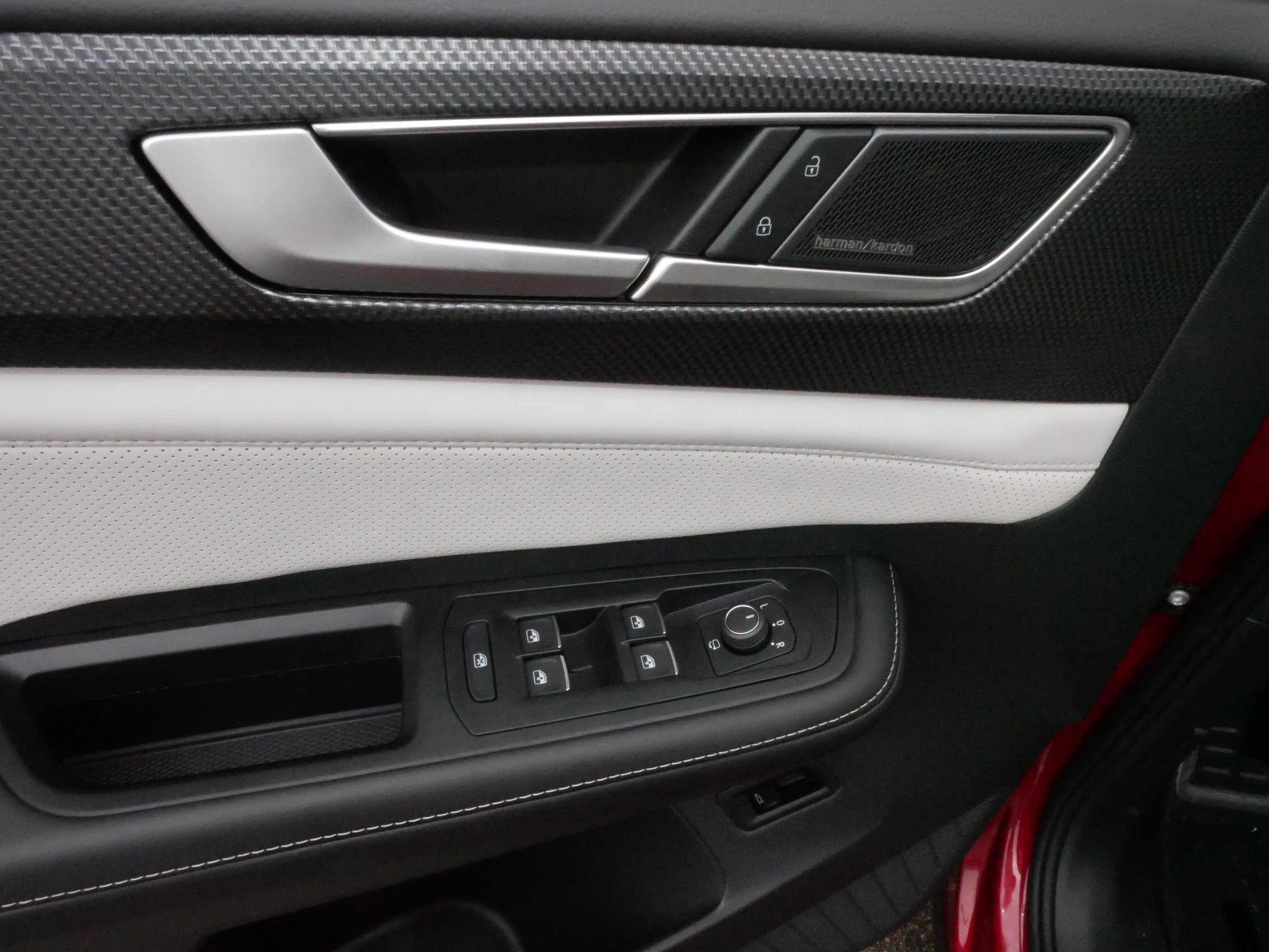 Certified 2025 Volkswagen Atlas Cross Sport SEL Premium R-Line image 19