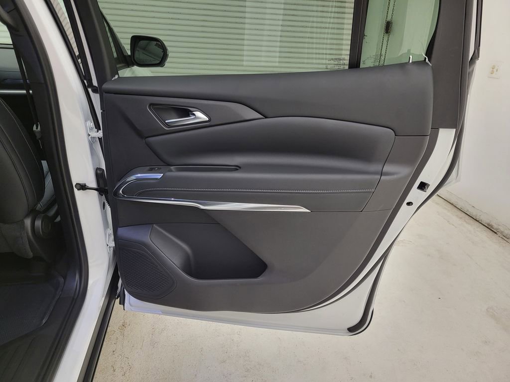 New 2026 Chevrolet Traverse LT w/ Driver Confidence Package image 37