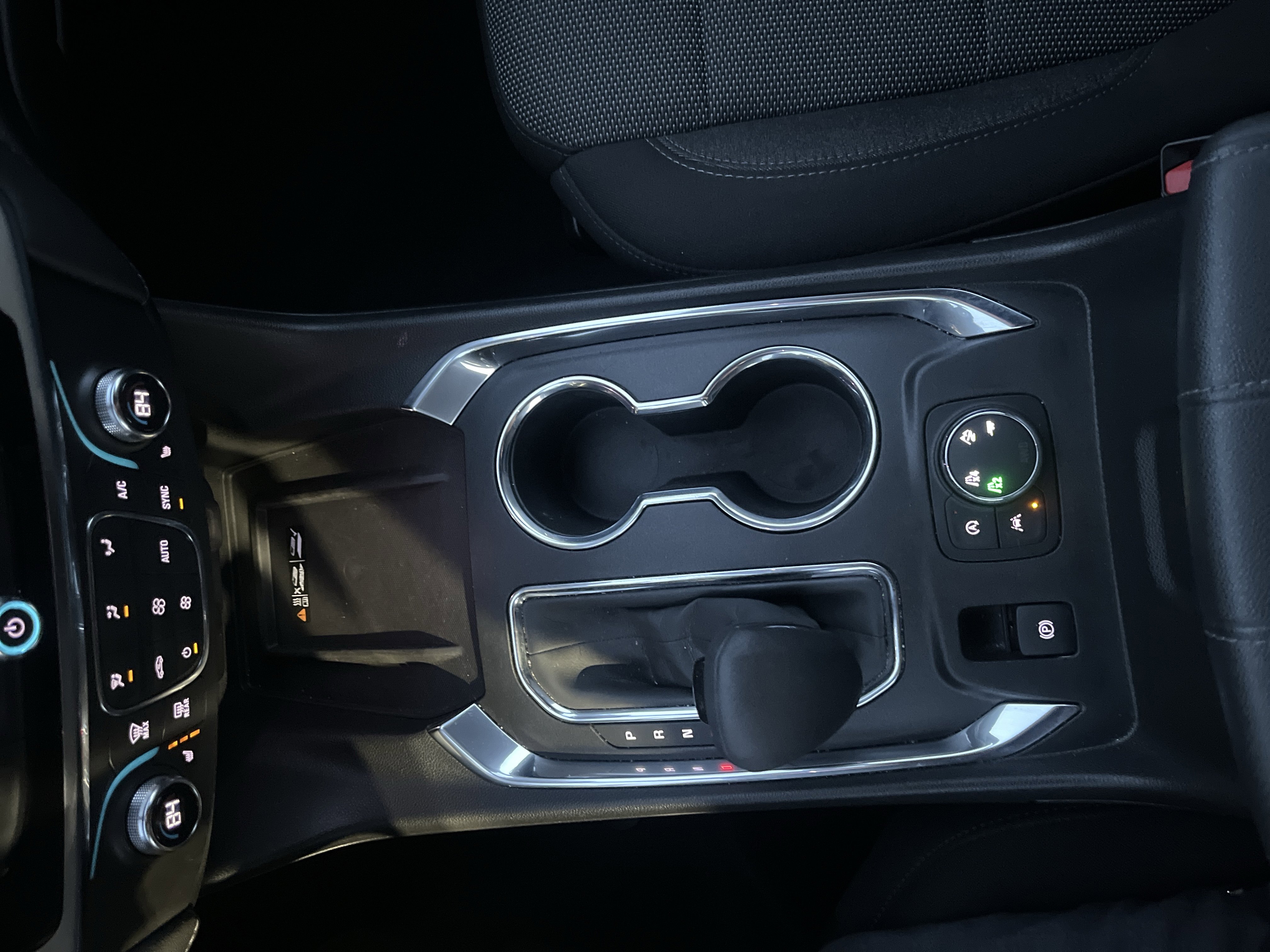 Used 2023 Chevrolet Traverse LT image 32