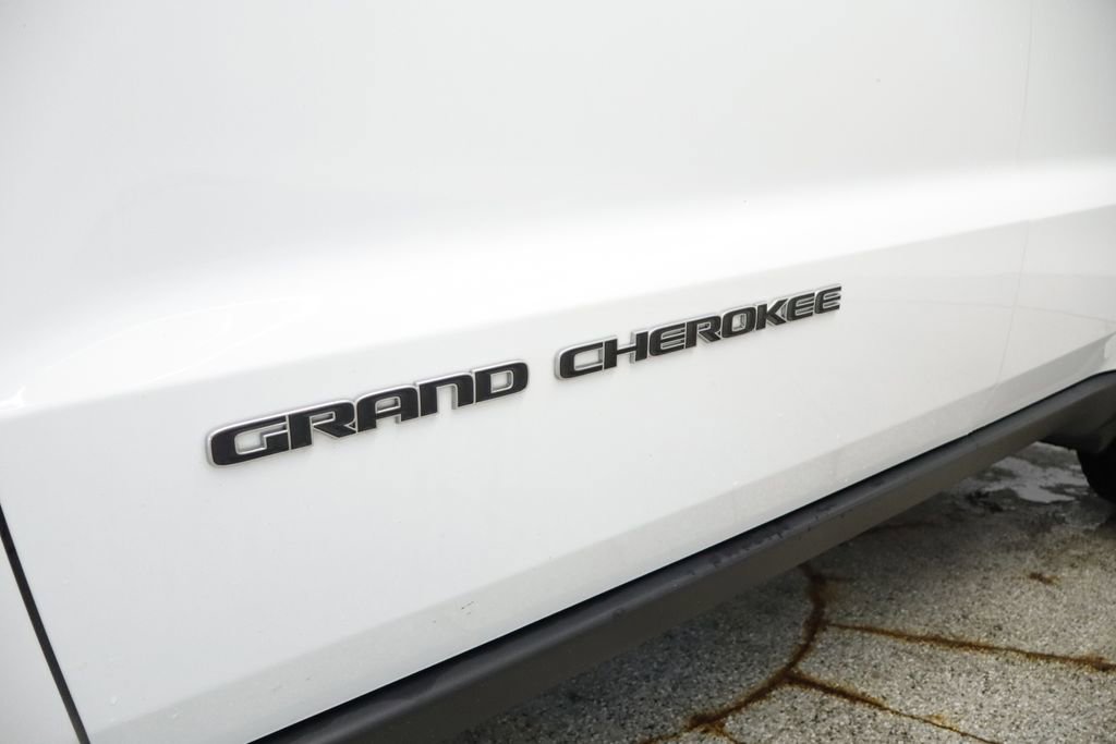 Certified 2020 Jeep Grand Cherokee Limited w/ Trailer Tow Group IV AWD/4WD image 16