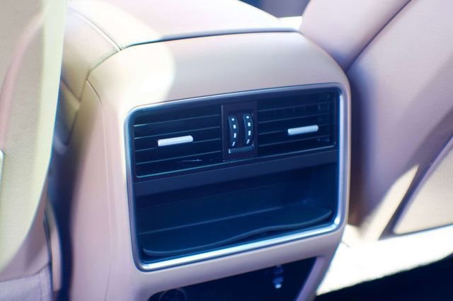Used 2023 Porsche Cayenne AWD/4WD image 46