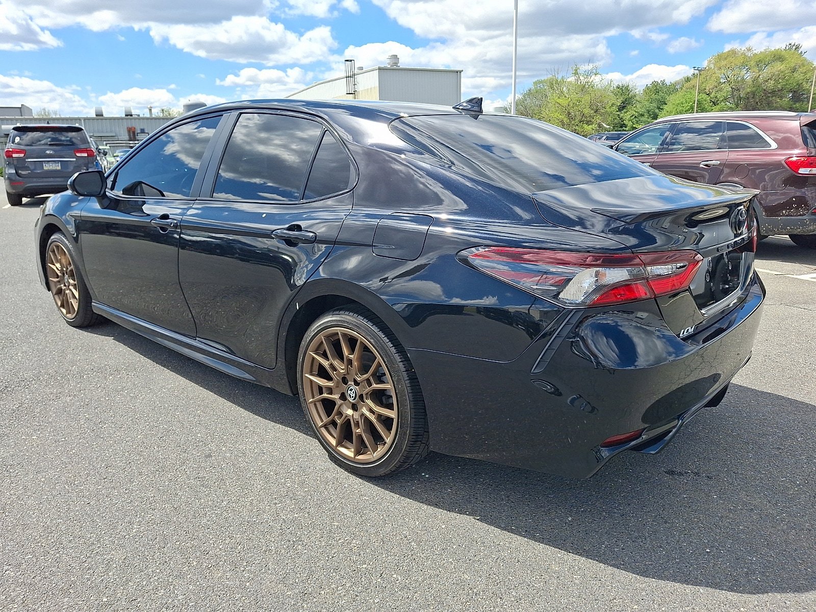 Used 2023 Toyota Camry SE FWD image 6