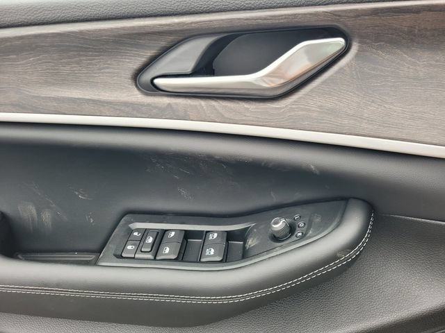 New 2026 Jeep Grand Cherokee Altitude RWD image 21