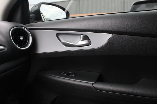 Used 2023 Kia Forte LXS w/ LXS Technology Package FWD image 20
