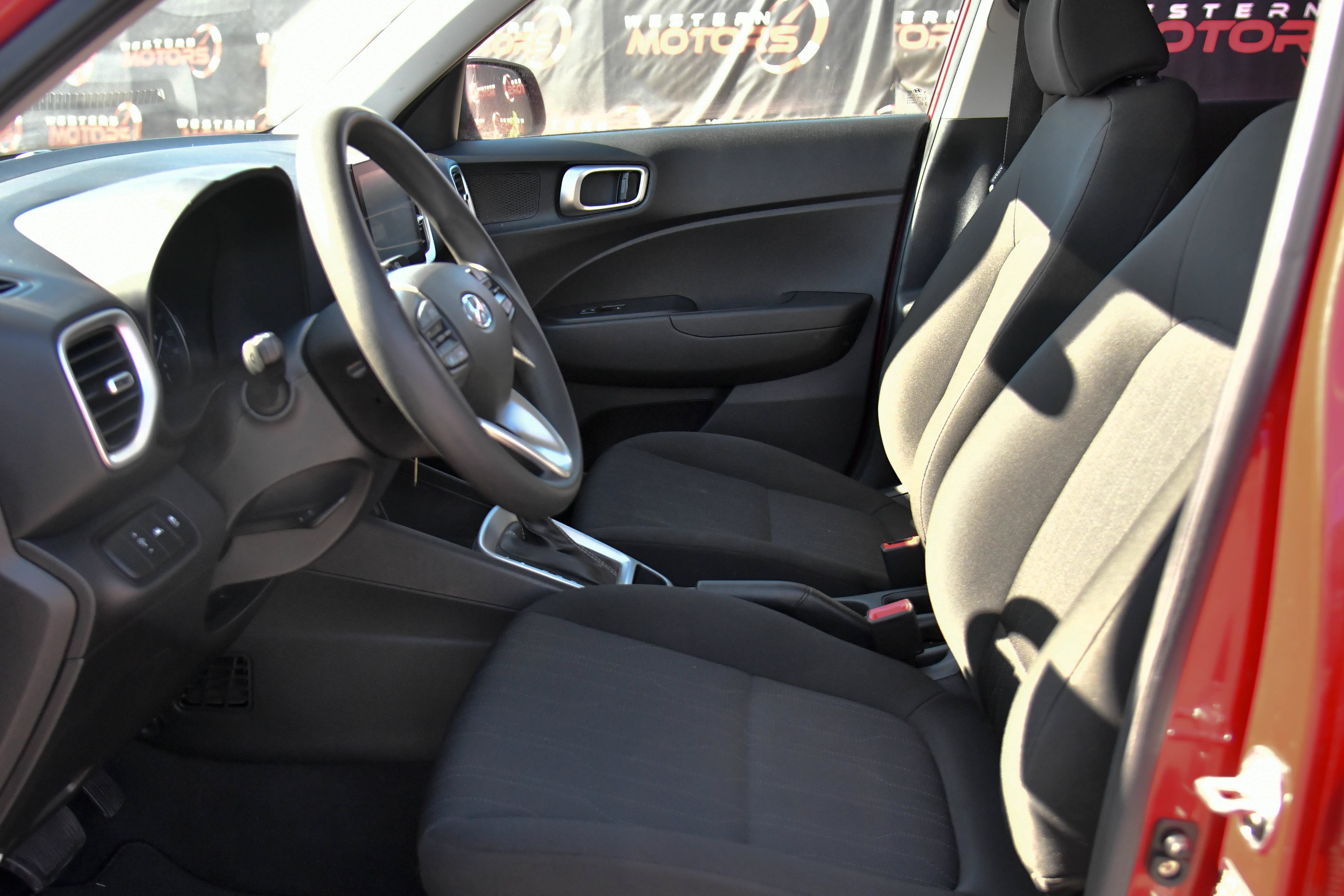 Used 2022 Hyundai Venue SE w/ Cargo Package FWD image 17