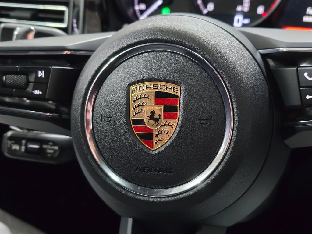 Used 2024 Porsche Macan image 19