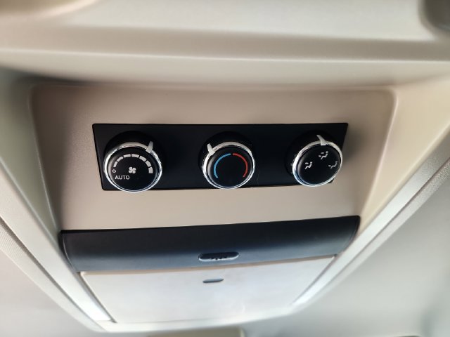 Used 2013 Chrysler Town & Country Touring FWD image 26