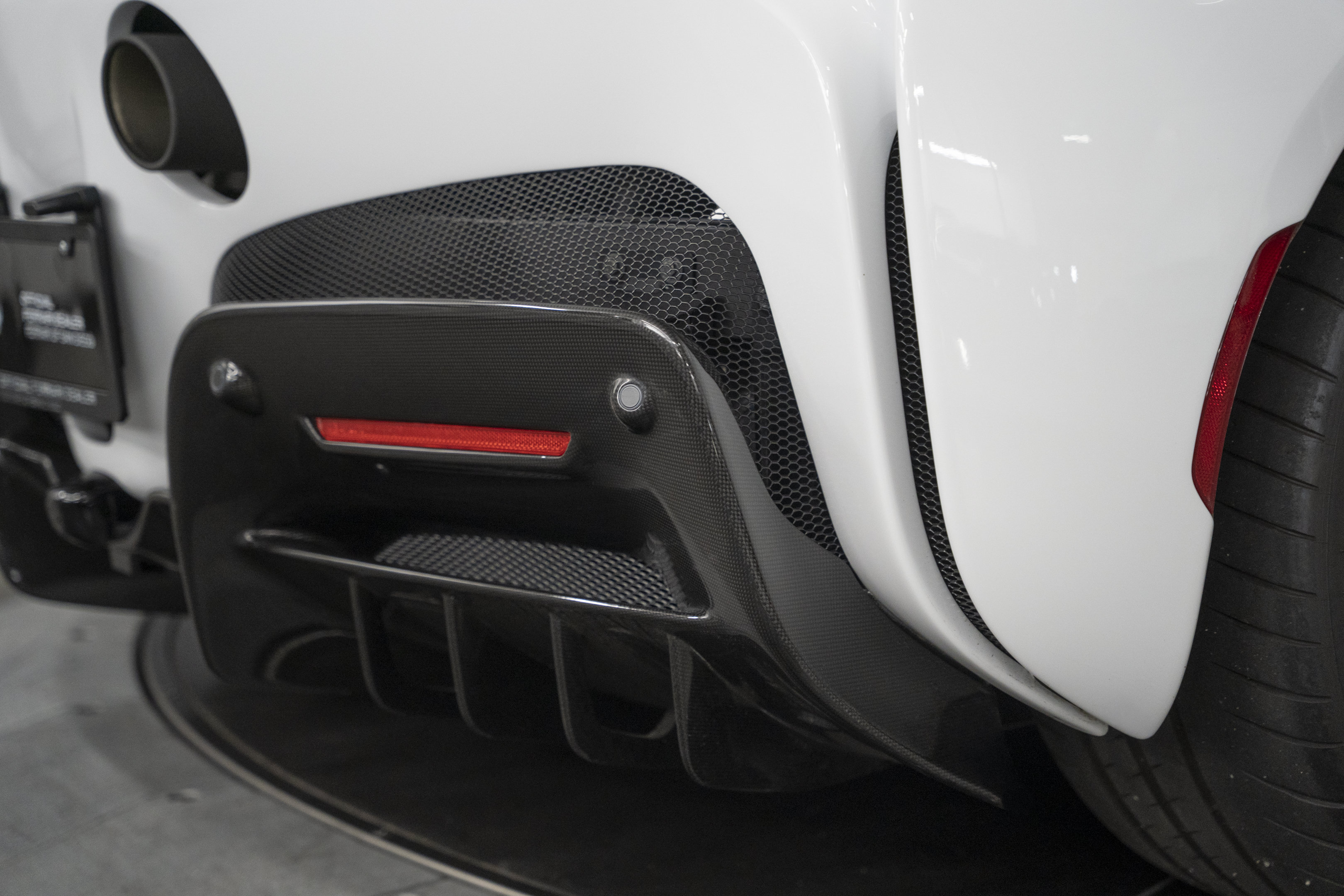 Used 2023 Ferrari SF90 Spider AWD/4WD image 15