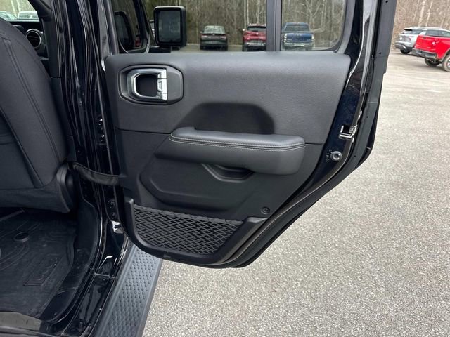 Used 2023 Jeep Wrangler Sahara w/ Cold Weather Group image 20